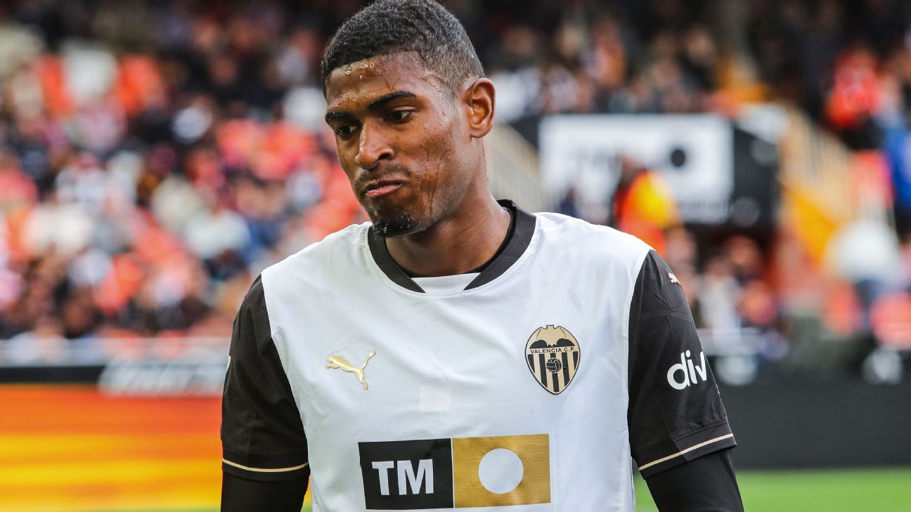 Arsenal transfers: Cristhian Mosquera offered new Valencia deal – sources