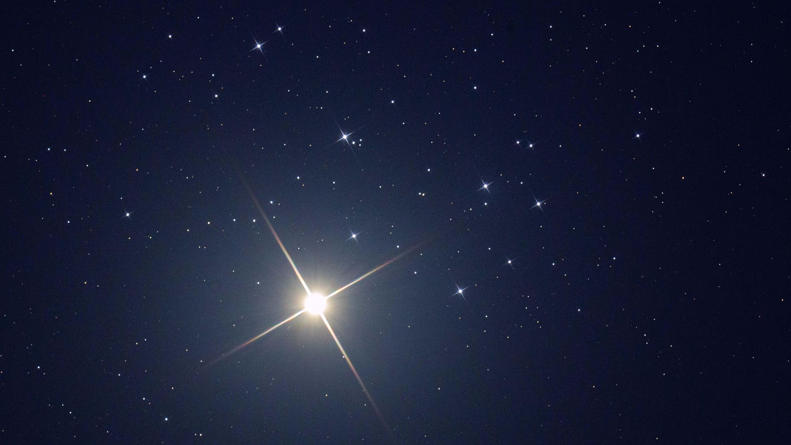 Don’t Miss This Weekend’s Sky Show — Venus And A Stunning Star Cluster