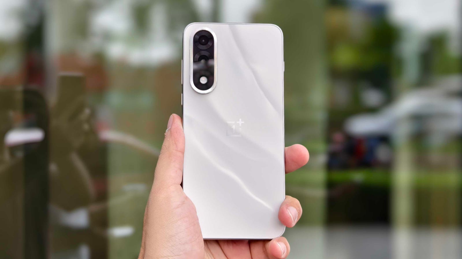 OnePlus Nord 5 Prioritizes Power Over Personality