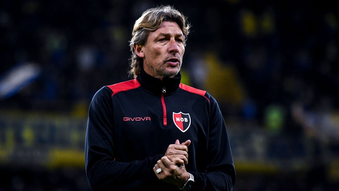 Arsenal add ex-Man United player Gabriel Heinze to coaching staff