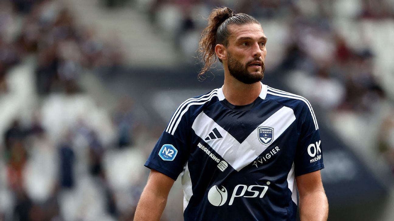 Ex-Liverpool star Carroll joins 6th-tier Dagenham & Redbridge