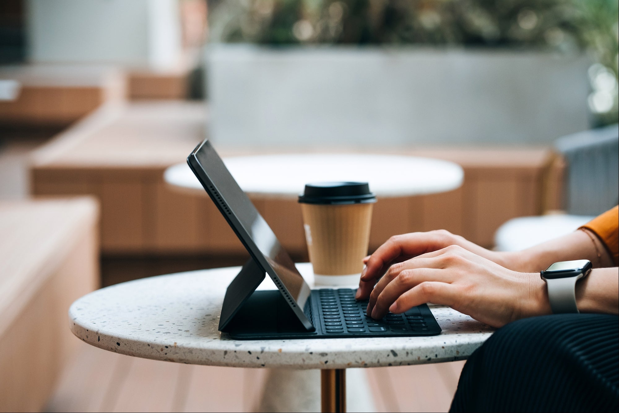 How People Are Earning Passive Income With This Simple Setup