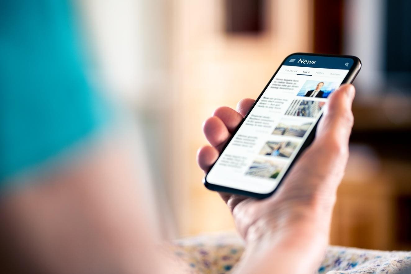 US Turns To Social Media For News