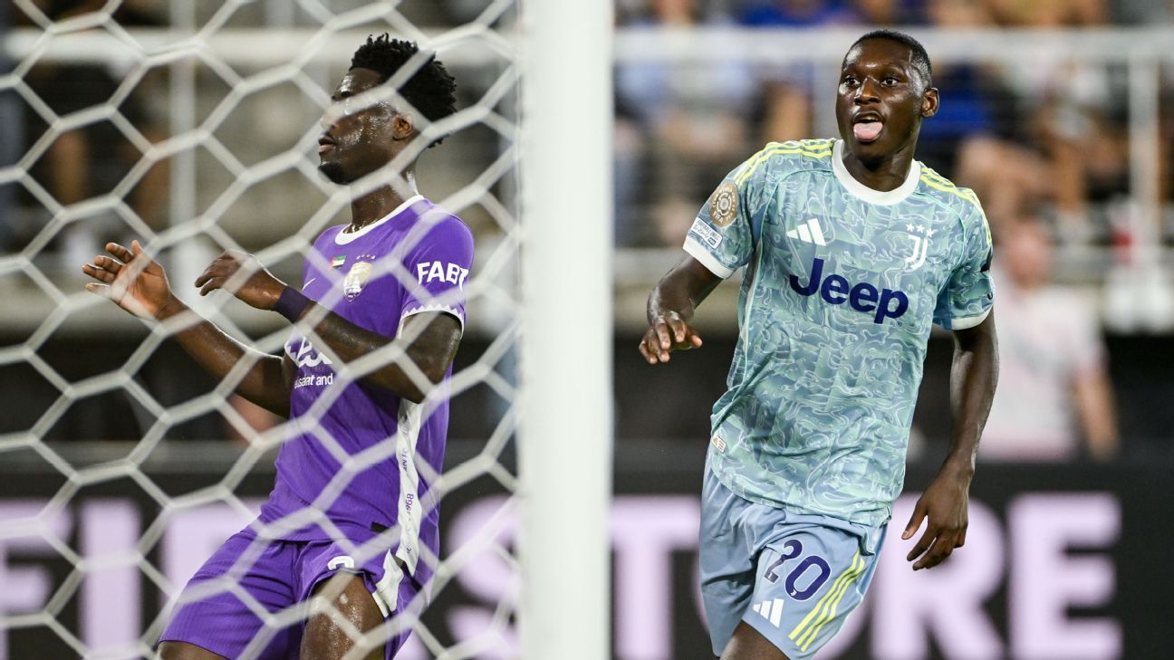 Transfer window weekly: Man United considering Kolo Muani in striker search