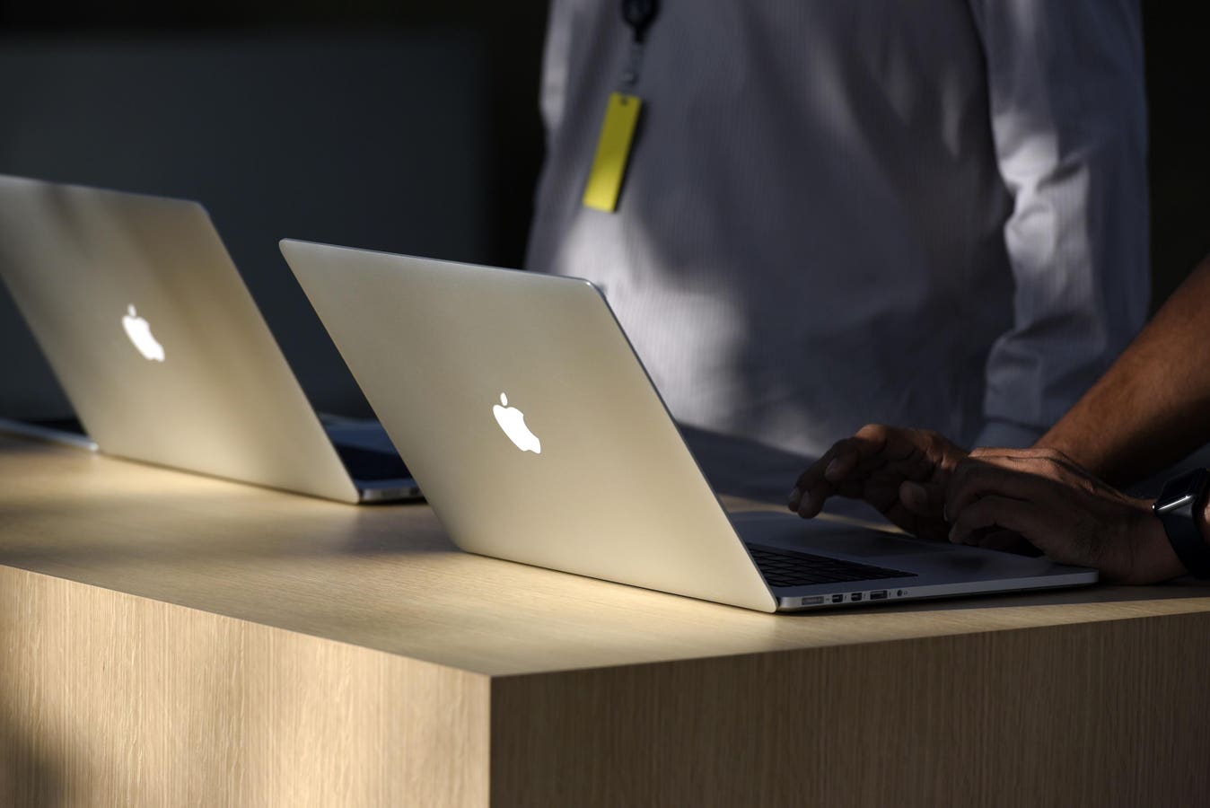Should You Wait For Apple’s Revolutionary MacBook?