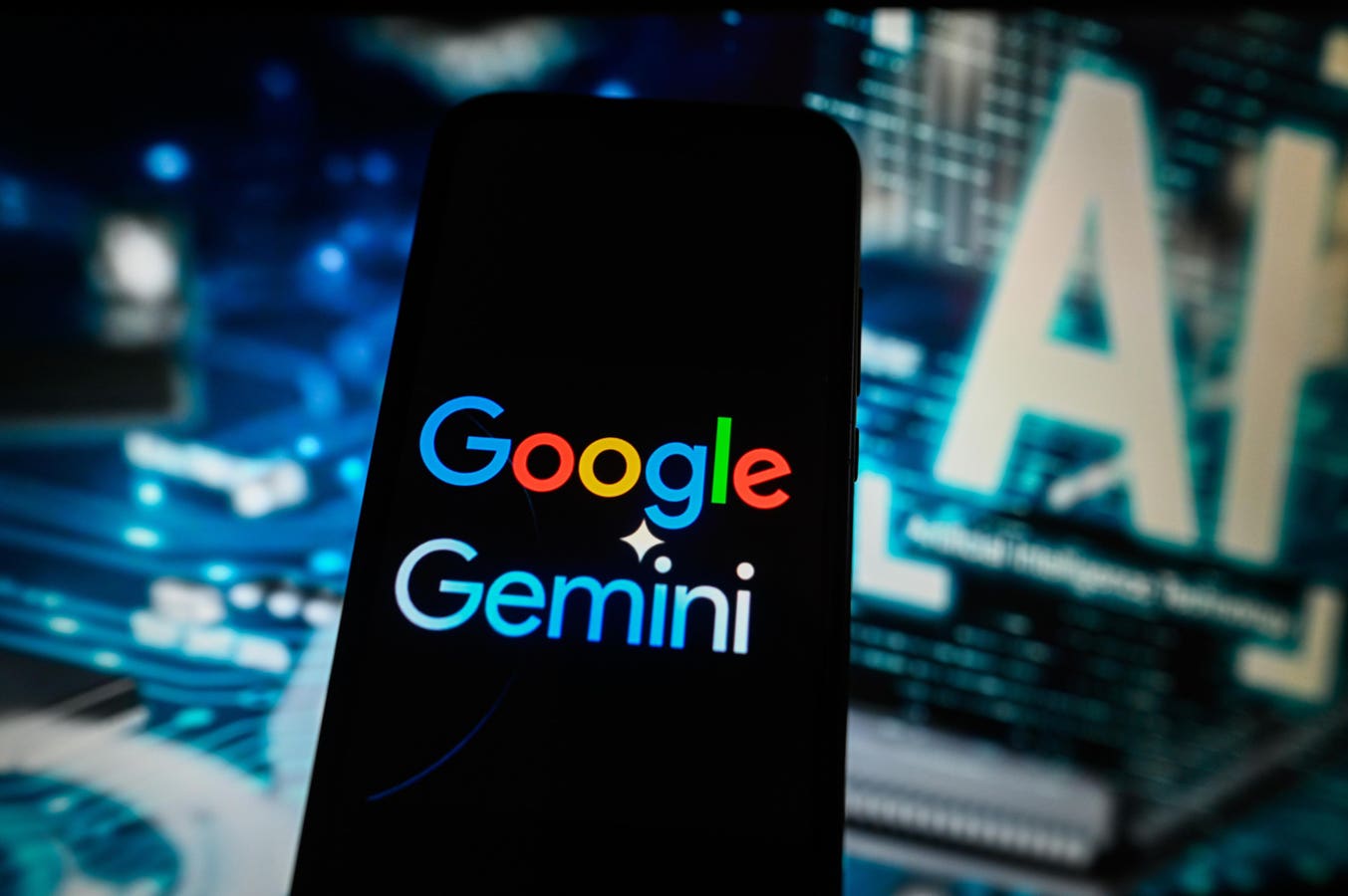 Google May Launch Low-Cost AI Plan To Rival ChatGPT