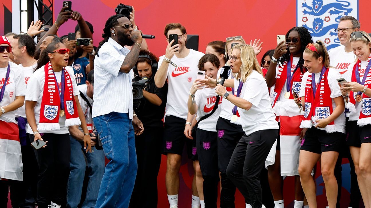 Lionesses parade: Burna Boy surprises Wiegman on stage