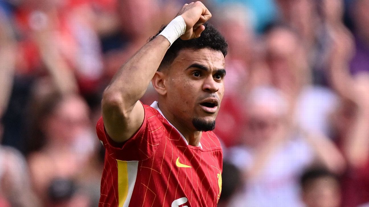 Bayern Munich sign Luis Díaz from Liverpool in €75m deal
