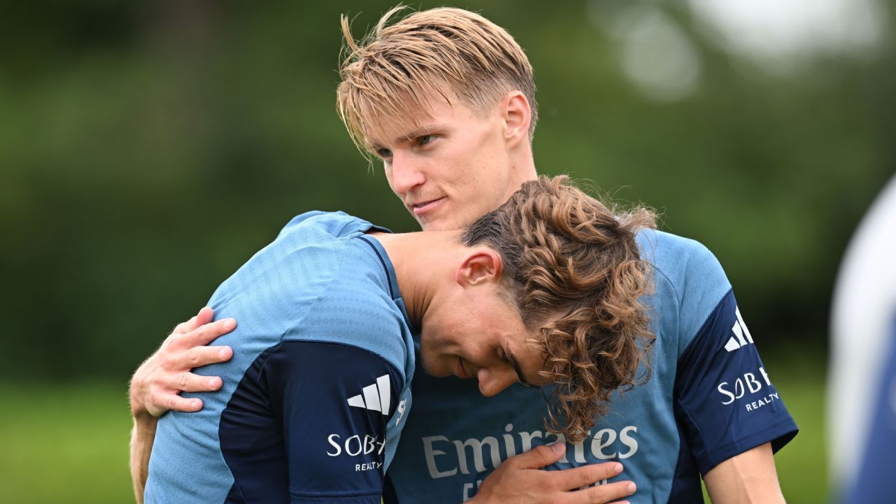 Ødegaard helping guide young Arsenal stars Dowman, Salmon