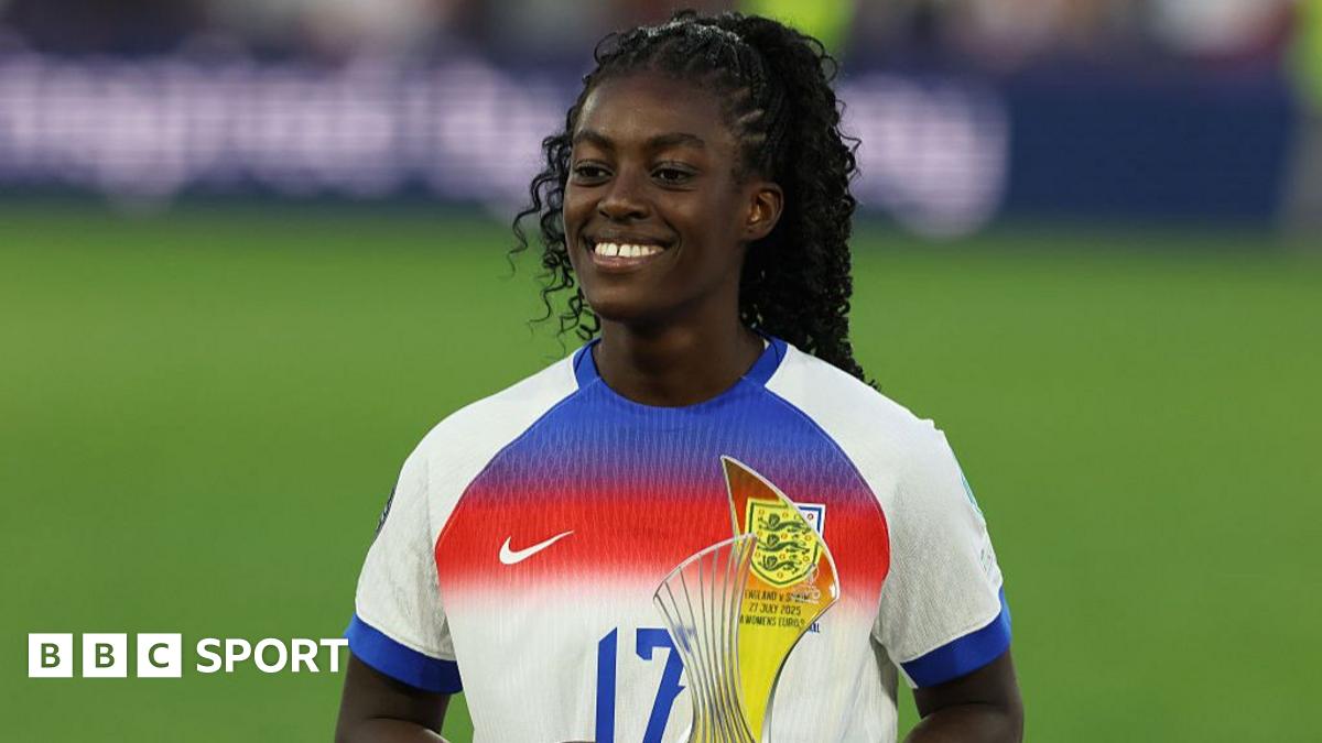 Michelle Agyemang: England striker named best young player of Euro 2025