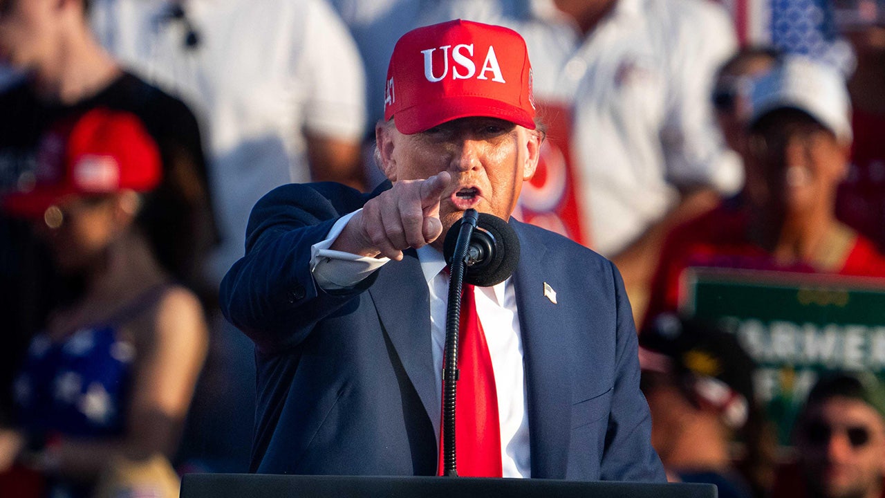 Trump says he wouldn’t have changed Washington Redskins name to Commanders