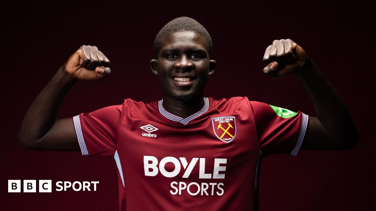 El Hadji Malick Diouf joins West Ham from Slavia Prague for £19m