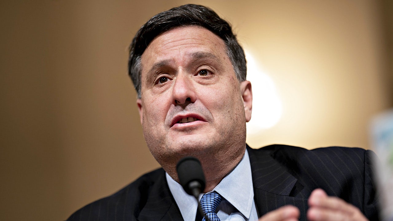Ex-Biden chief of staff Ron Klain cooperating in mental health probe: Lawmakers