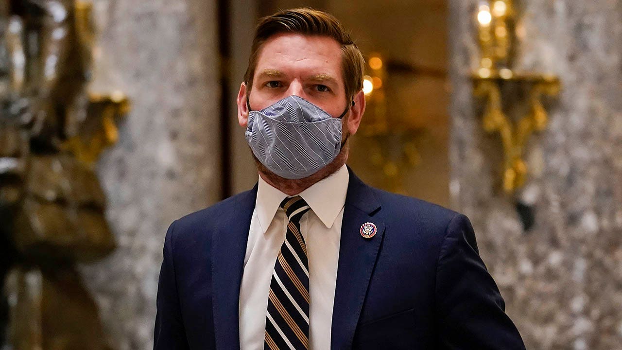 Swalwell slams ICE agents as ‘masked bank robbers terrorizing women’