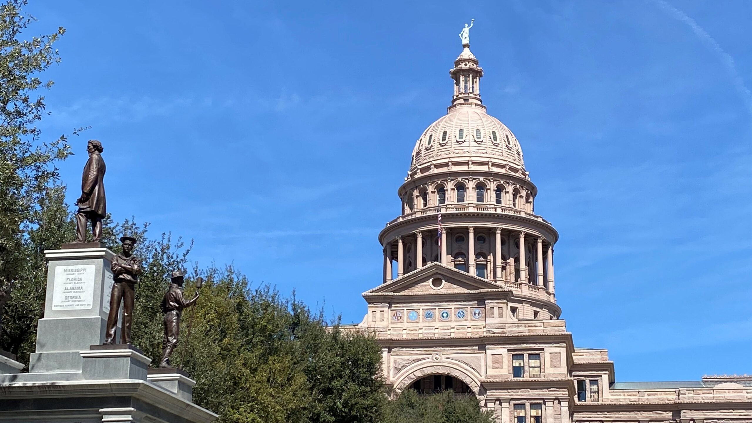 Trump backs Texas GOP plan to redraw maps for 5 new winnable House seats