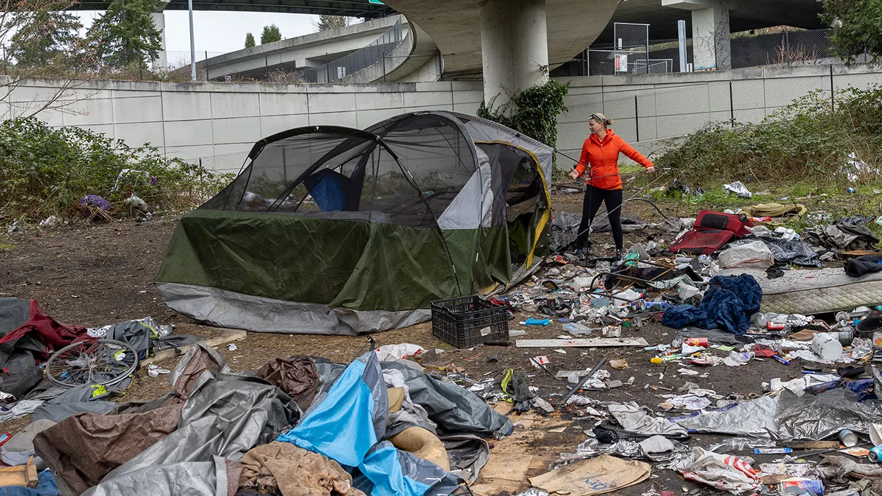 Christian cafe owner, Seattle activist face backlash for helping homeless