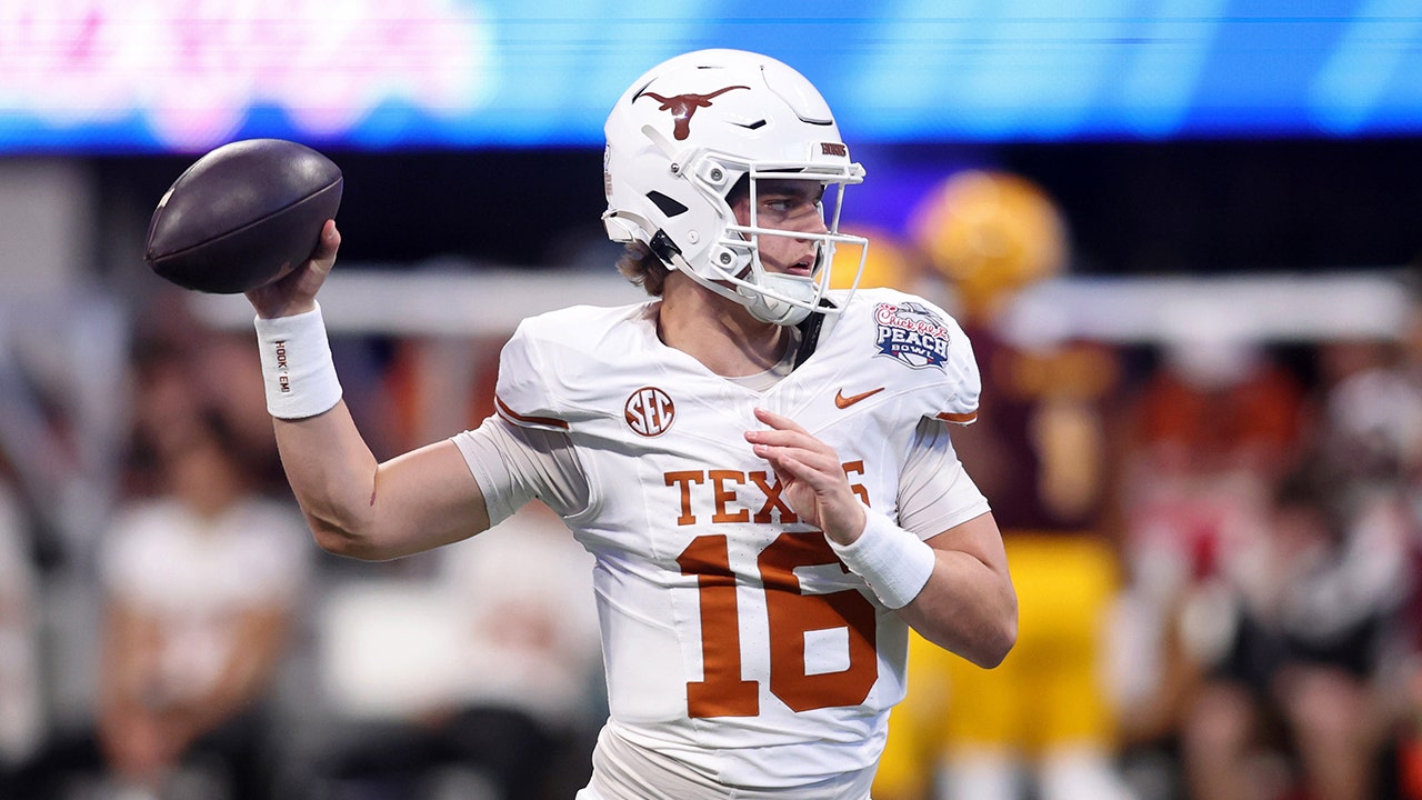 Arch Manning receives comparison to Vince Young