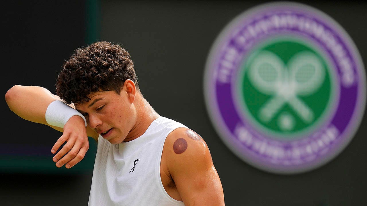 Jannik Sinner advances to Wimbledon semis after defeating Ben Shelton