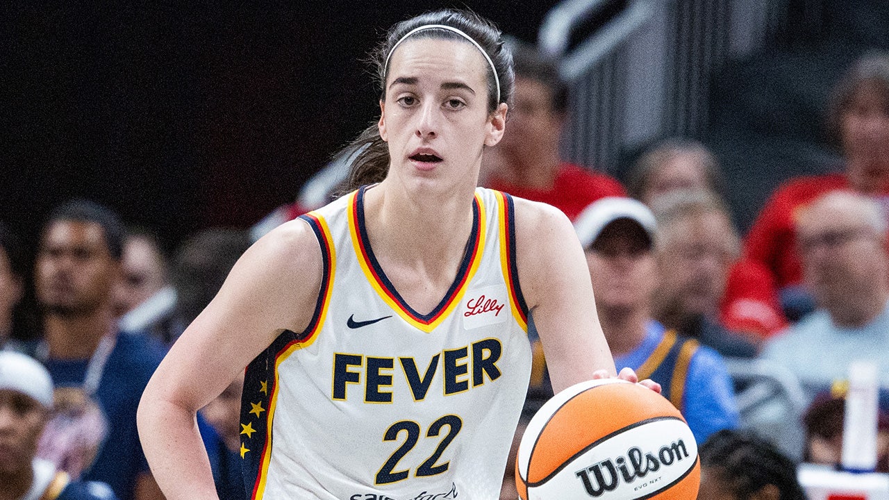 WNBA players should ’embrace’ Caitlin Clark, basketball legend says