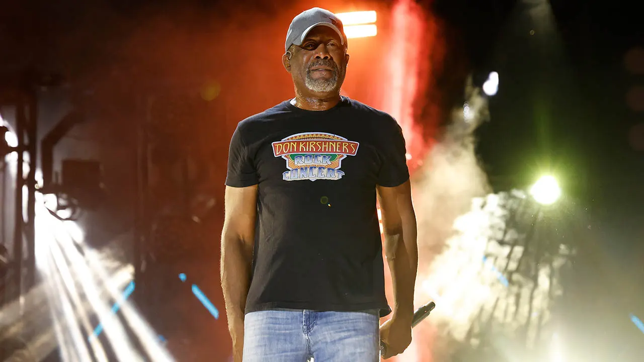 Darius Rucker issues refunds after abruptly cutting concert short