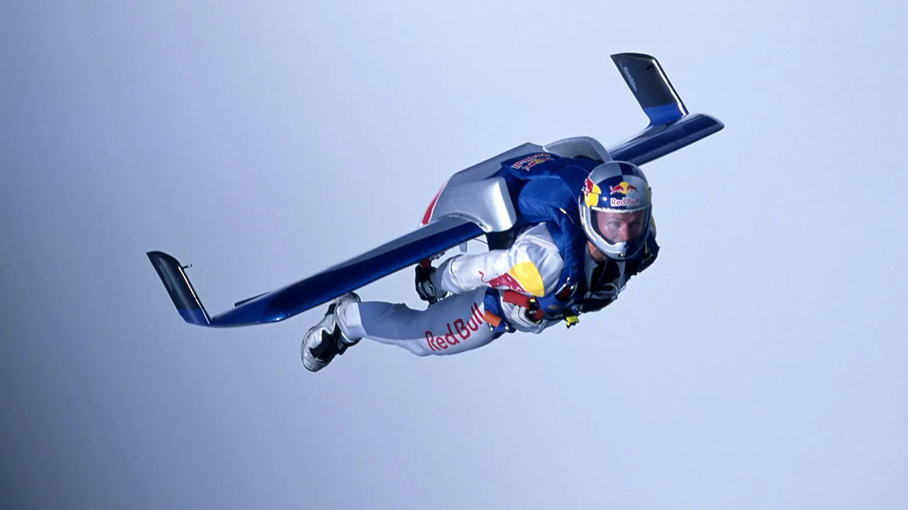 Felix Baumgartner, known for space free fall, killed in paragliding accident