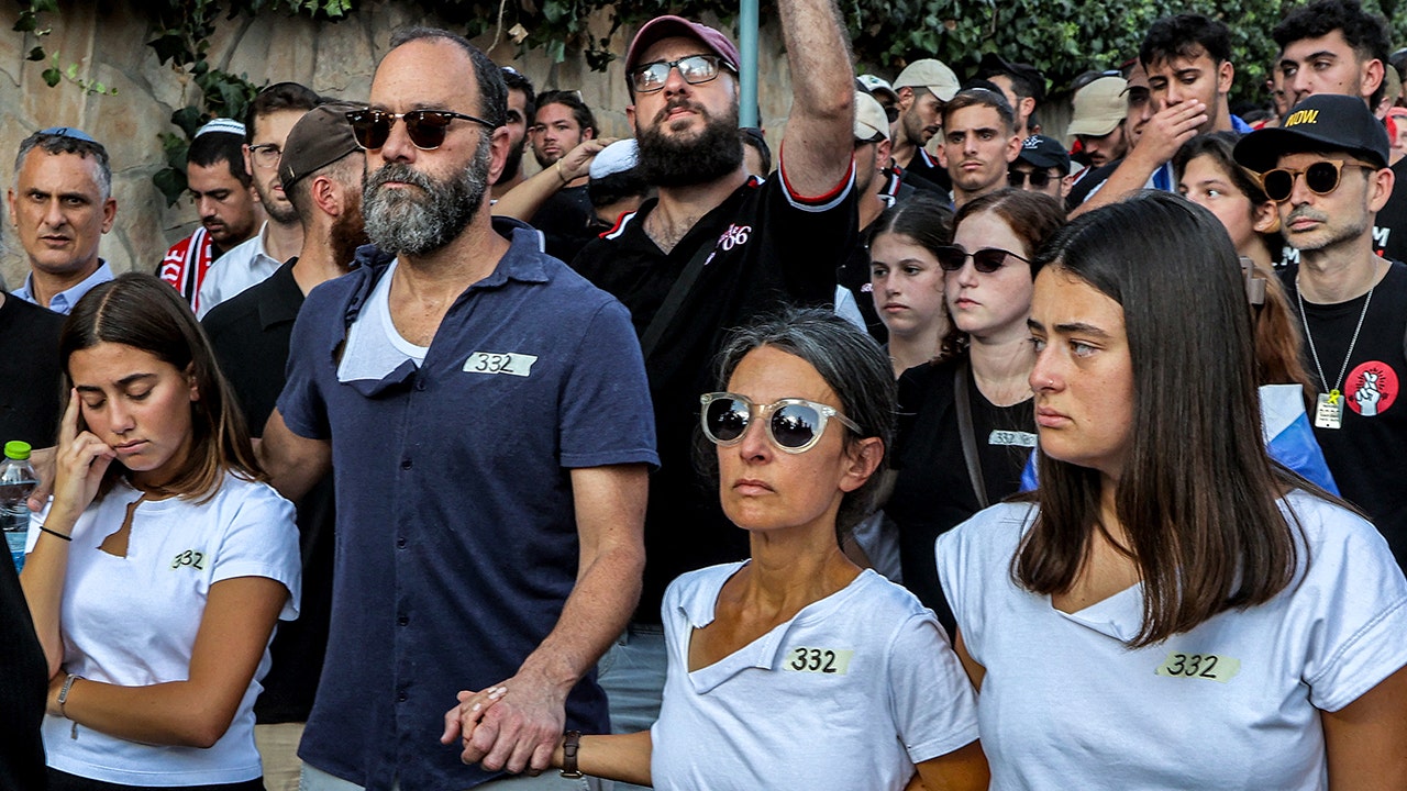 Parents of slain Hamas hostage call for campus engagement at student summit