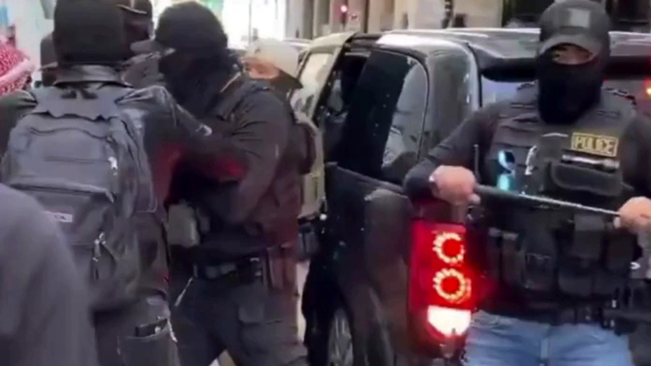 ICE agents clash with protesters outside San Francisco Immigration Court