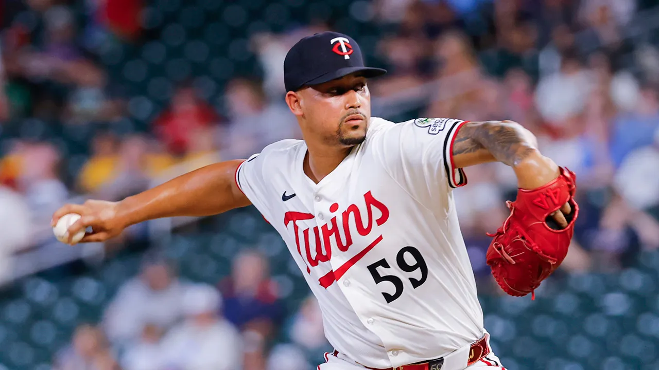 Twins closer’s hug sparks trade buzz ahead of deadline
