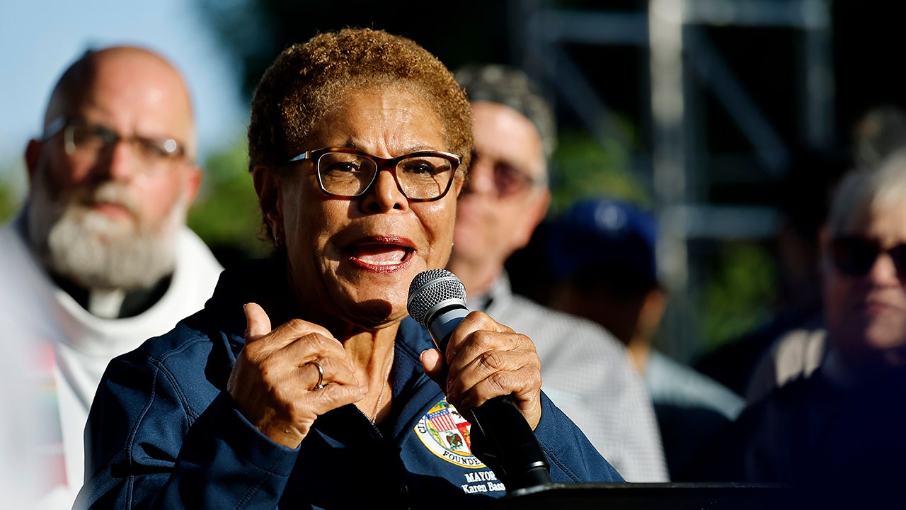 LA Mayor Bass dodges questions on whether illegal immigrants should stay