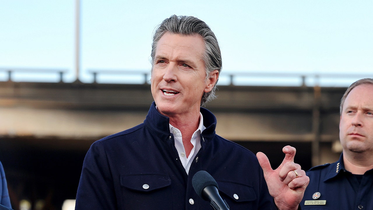 Ruthless podcast hosts mock Newsom’s political pivot ahead of 2028