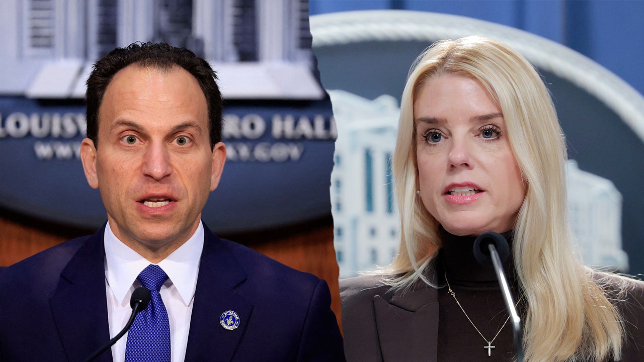 Democratic mayor changes immigration detainer rules under DOJ pressure