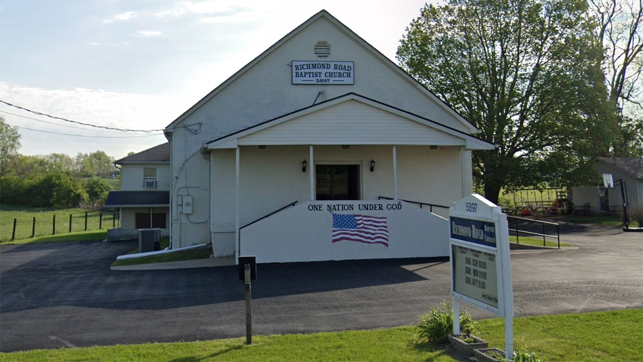 Kentucky police probe Baptist church shooting, trooper hurt