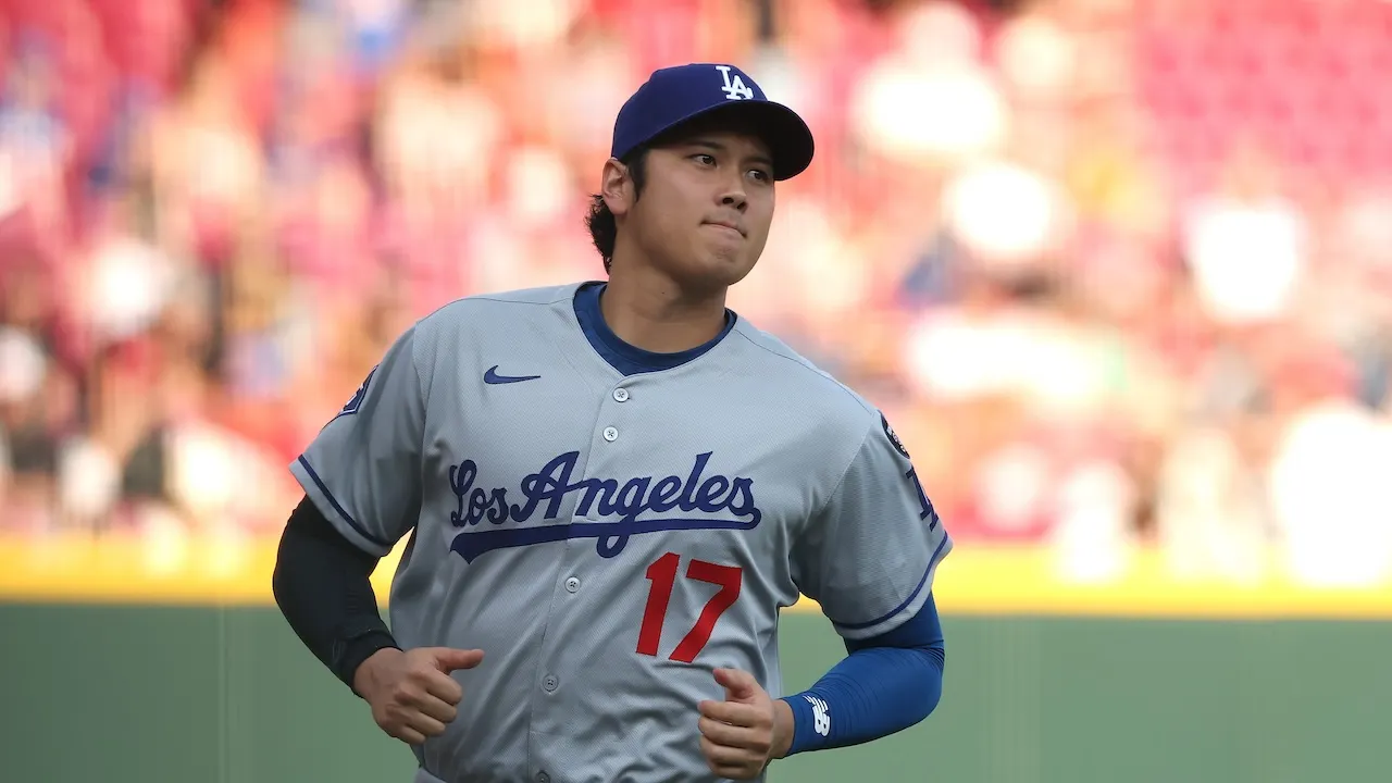 Shohei Ohtani leaves game with trainers in fourth inning, returns to hit later