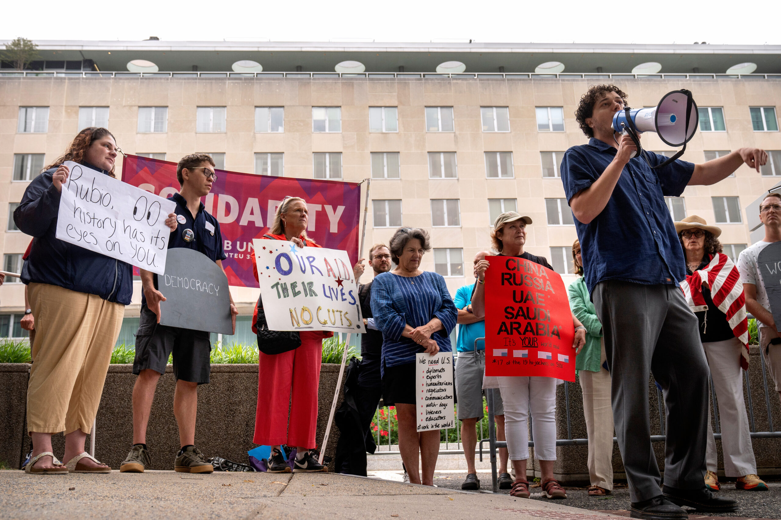 Federal workers brace for the end after Supreme Court ruling