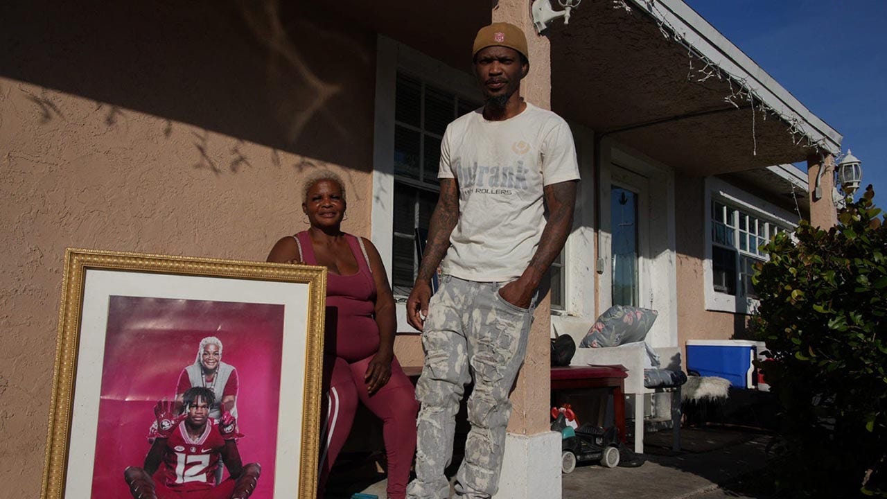 Travis Hunter’s dad arrested in Florida for violating probation