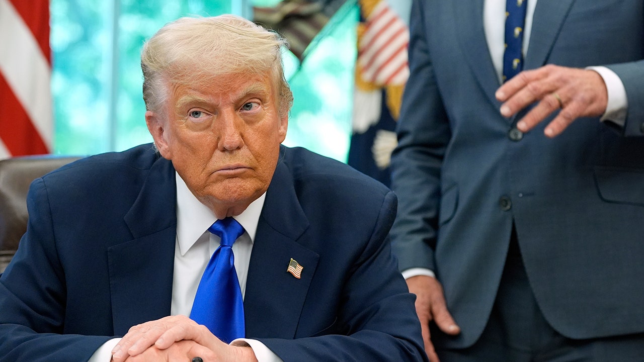 Federal judge blocks Trump’s asylum ban for migrants at southern border