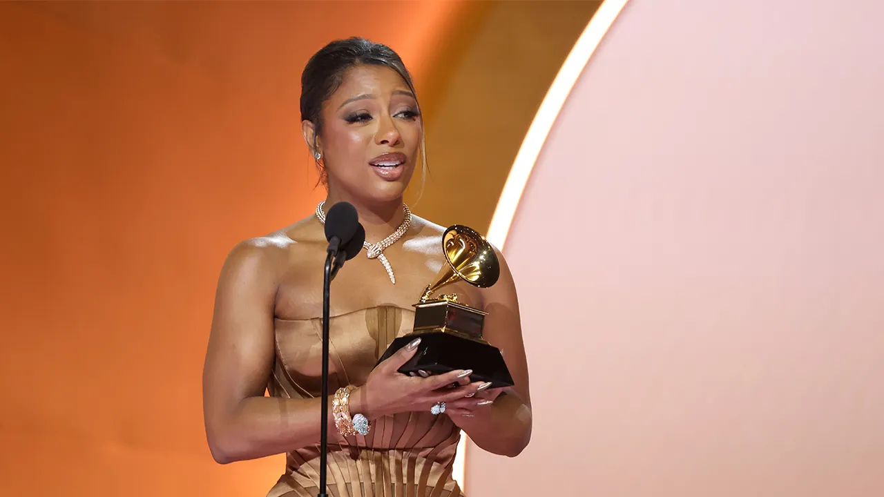 Victoria Monét tells Michelle Obama she faced abortion pressure as artist