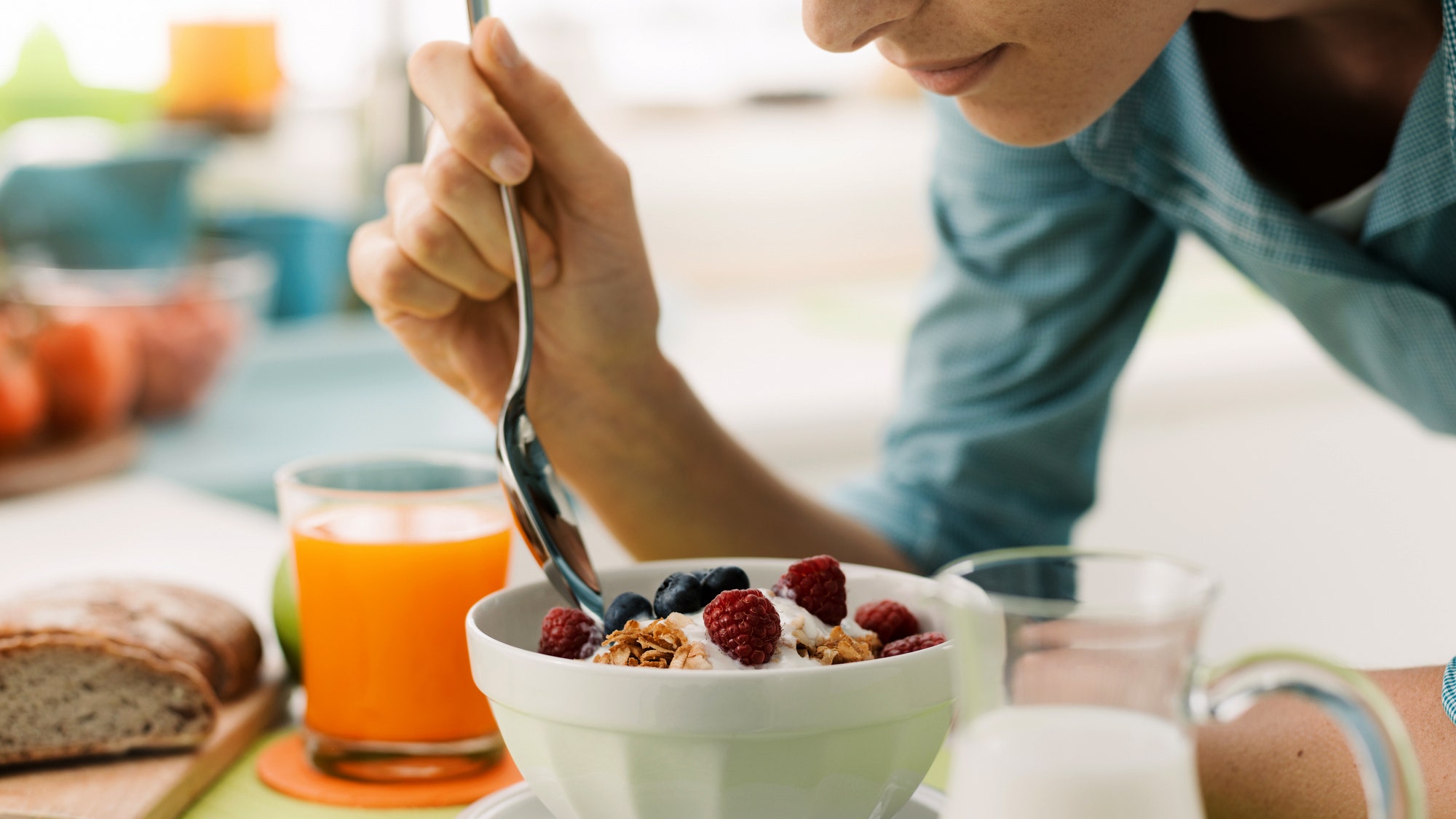 Fibermaxxing trend promises gut health benefits, but experts warn of risks