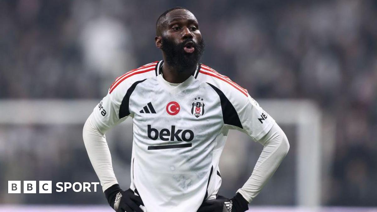 Arthur Masuaku: Sunderland sign former West Ham left-back