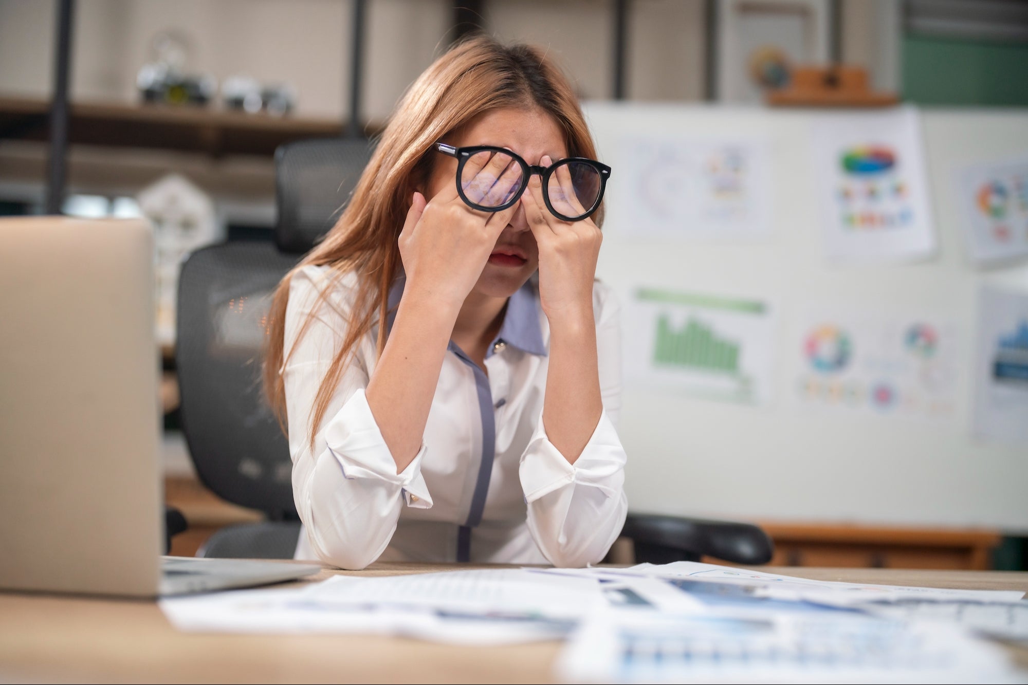 What Is ‘Gray Work’? Productivity Killer Impacts 2 Industries