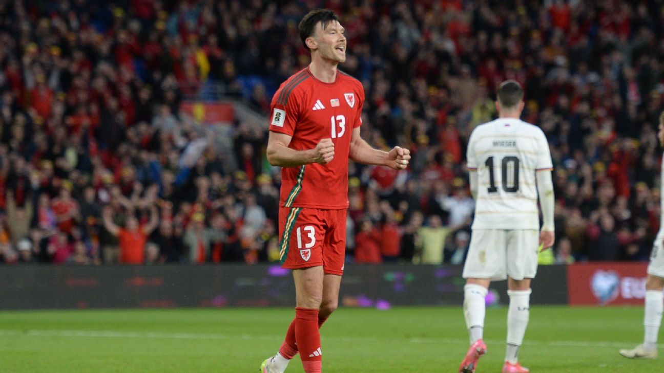 Wrexham transfers: Wales striker Kieffer Moore completes move
