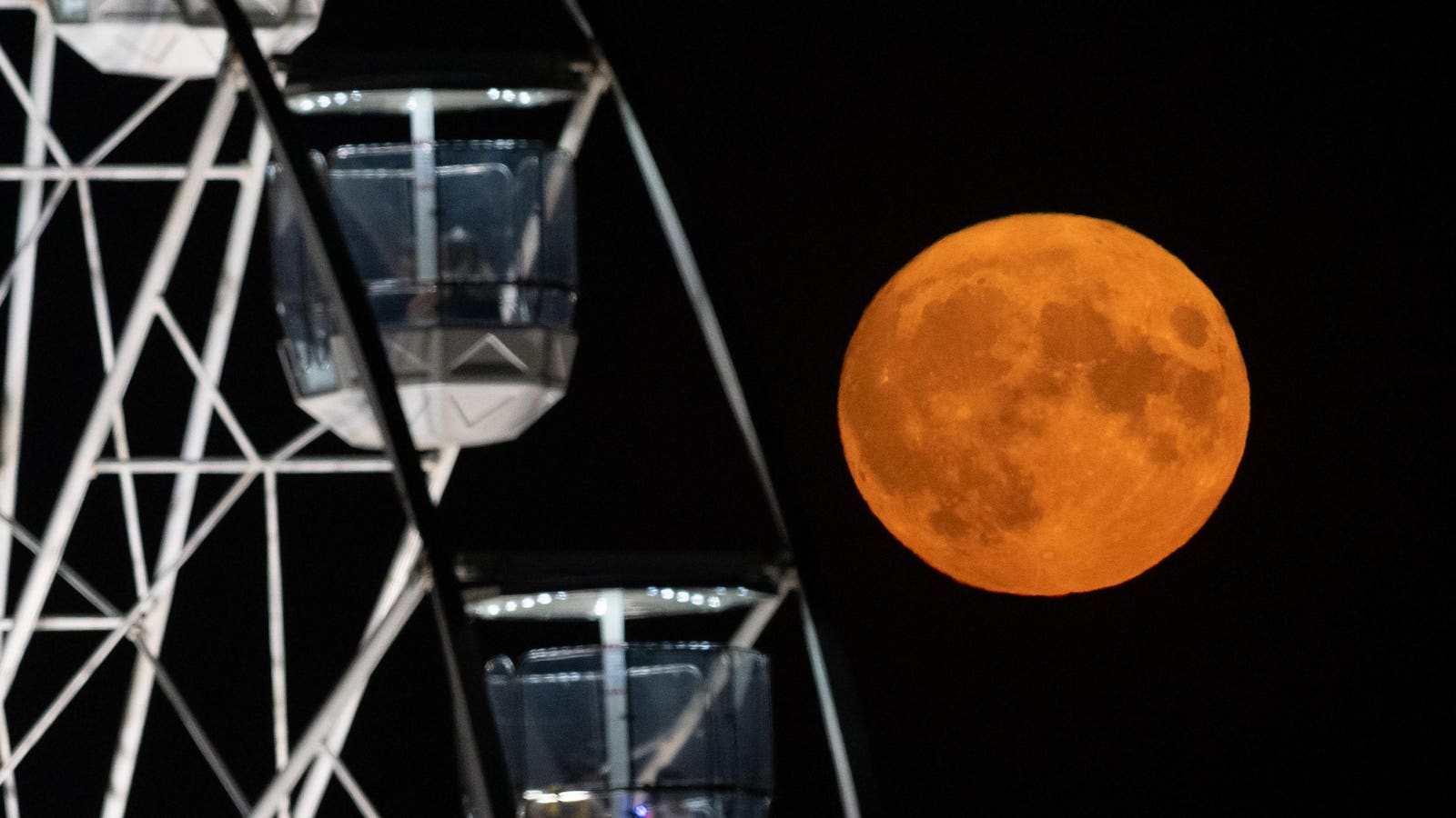 Exactly When To See The Full ‘Sturgeon Moon’ Appear This Weekend