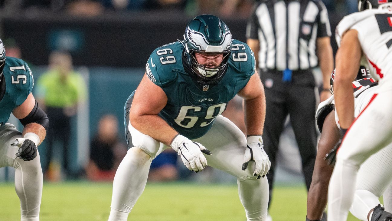Sources – Eagles’ Dickerson thought to have meniscus injury