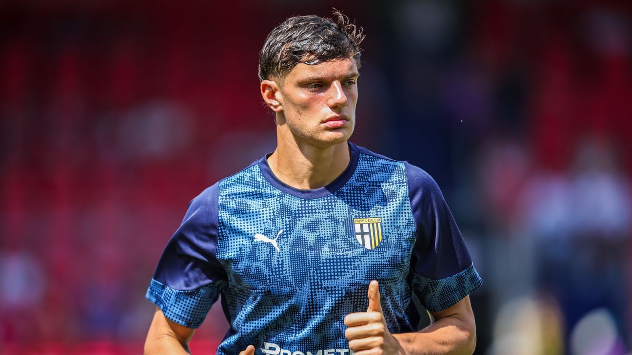 Liverpool sign Giovanni Leoni from Parma
