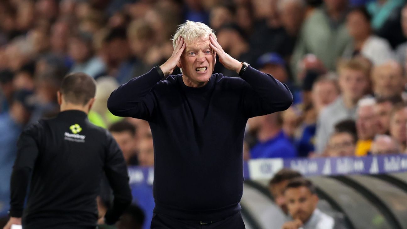 Moyes laments ‘poor’ start for refs in Everton loss to Leeds