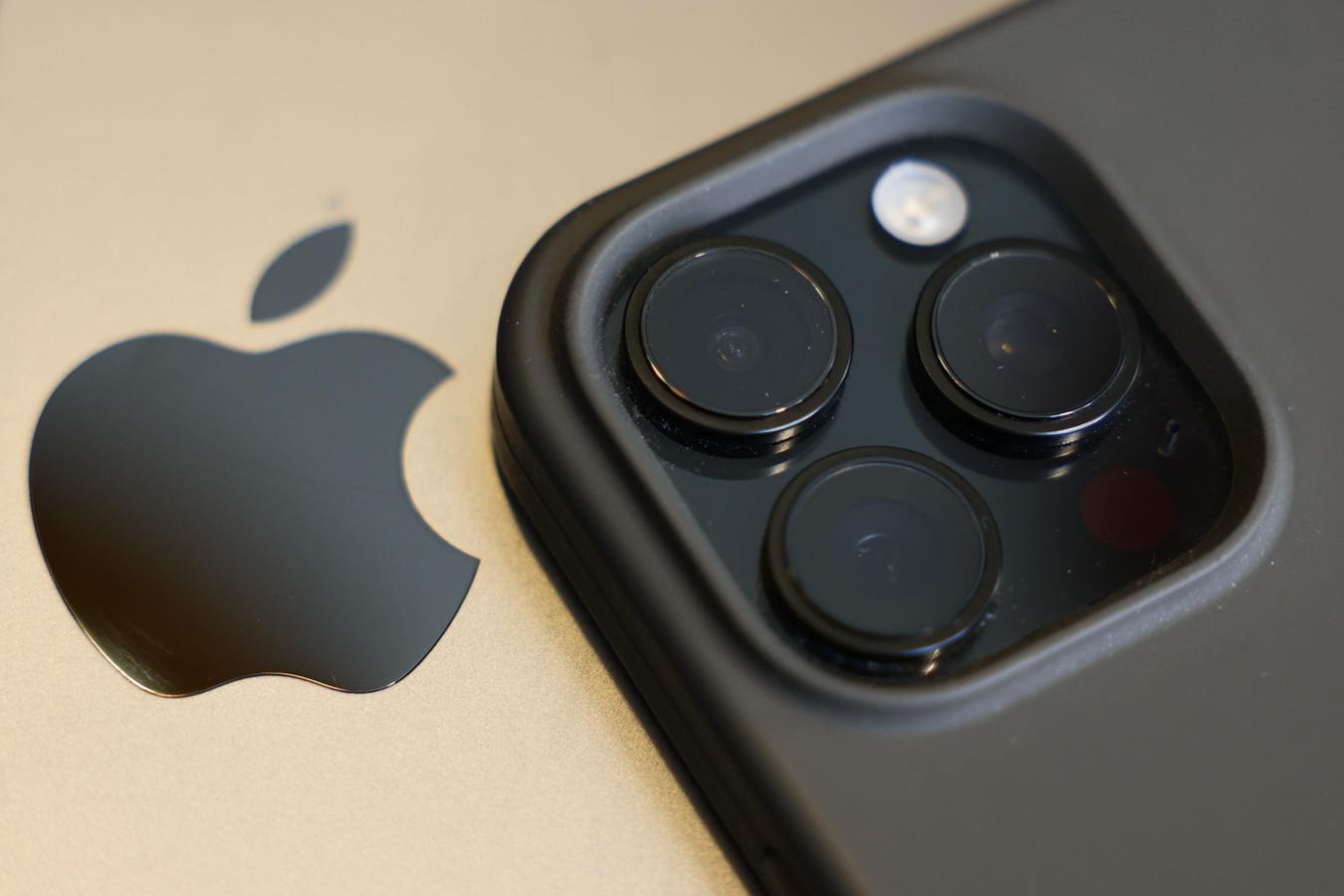 Apple iPhone 16 Pro Prices Drop Even Further In New Offer Before iPhone 17 Release