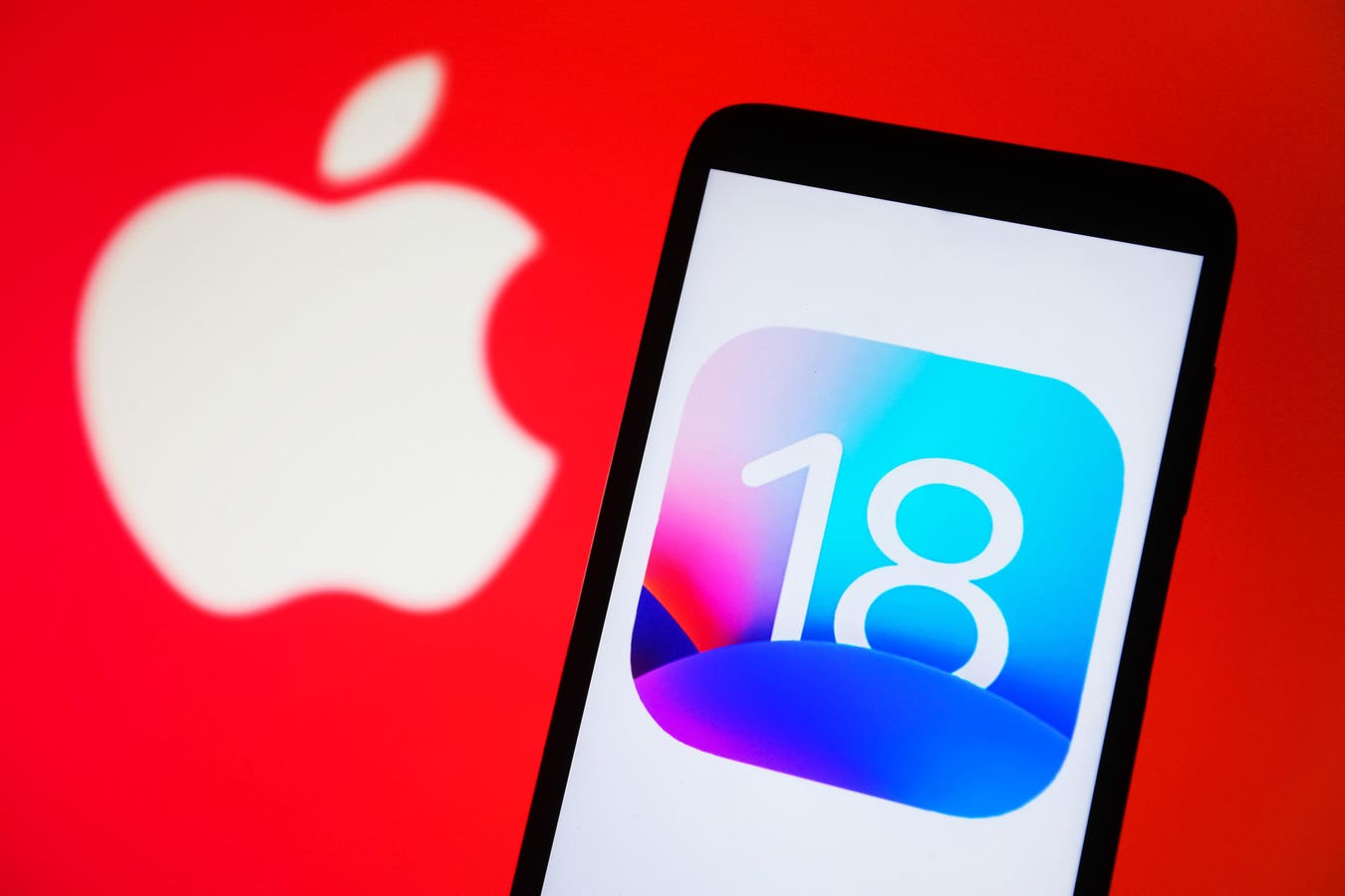 Apple iOS 18.6.2 New iPhone Software: Should You Upgrade?