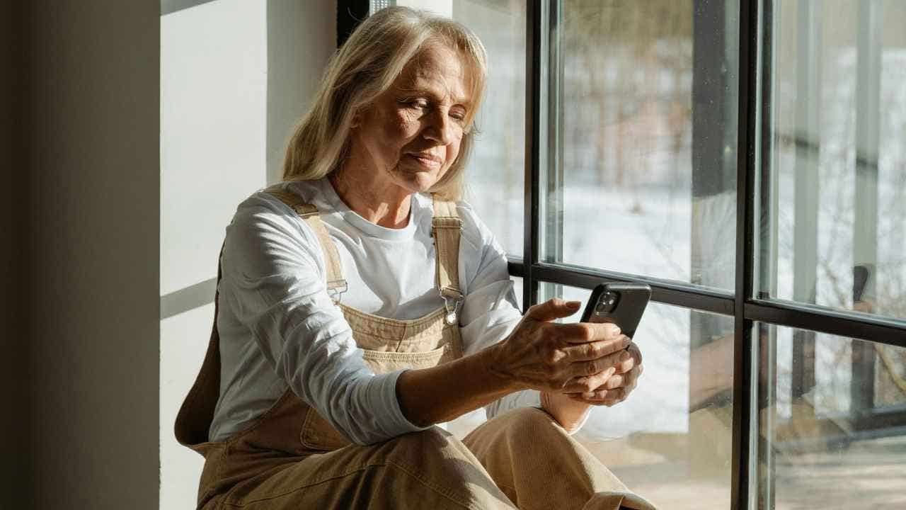 Remove personal data to protect retirement accounts from scammers