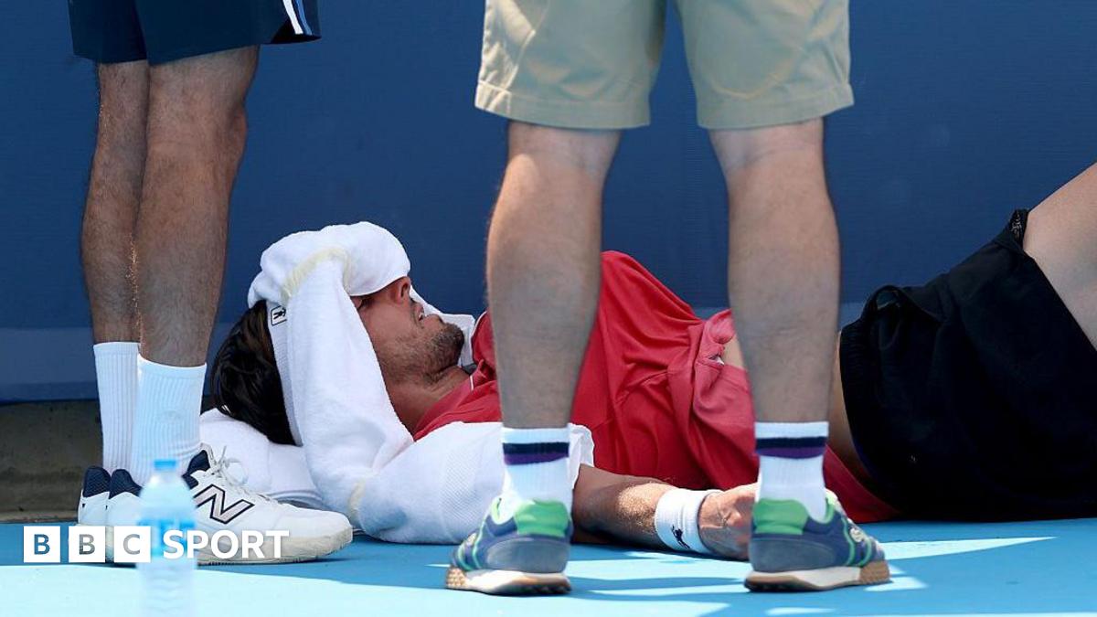 Cincinnati Open: Arthur Rinderknech collapses on court in hot conditions