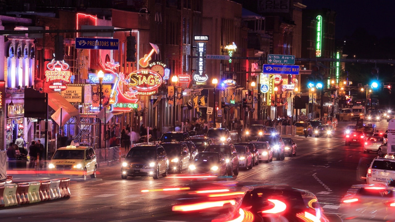 Former detective shares drink spiking prevention strategies in Nashville